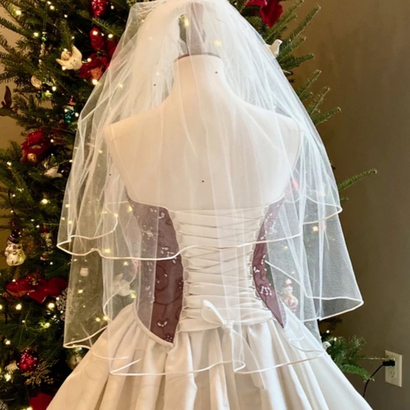 Maggie Sottero Marseilles Red Ivory Wedding Dress Size 4 - Worn Once - Picture 14 of 15